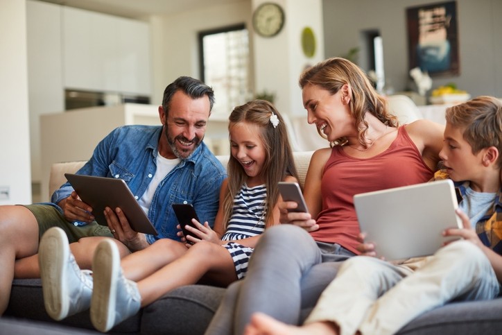 <div><span style="color: rgb(25,53,79);"><strong>Accédez aux Meilleures Offres Fibre &amp; Mobile</strong></span></div>
